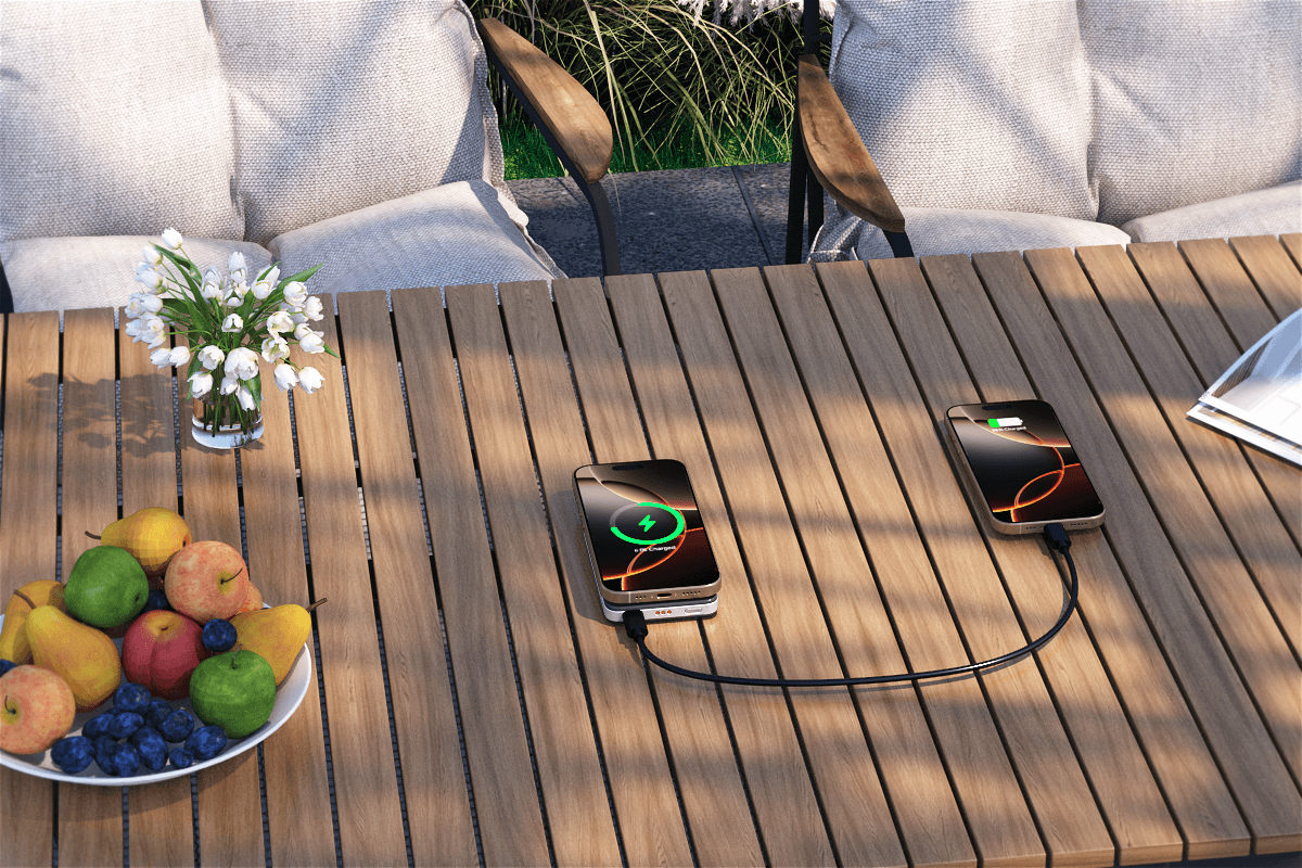 Charge all your essentials at once with the SwanScout 304M, a premium 3 in 1 charging station for Apple devices.